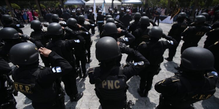 Mingob celebra 201 años de la Independencia Patria