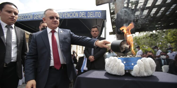 Mingob celebra 201 años de la Independencia Patria