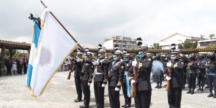 Mingob celebra 201 años de la Independencia Patria