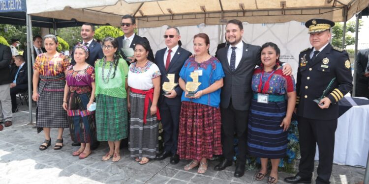 Mingob celebra 201 años de la Independencia Patria