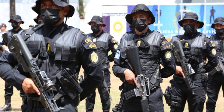 Especialización policial refuerza combate al narcotráfico