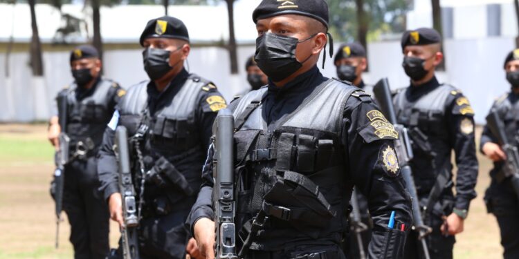 Especialización policial refuerza combate al narcotráfico