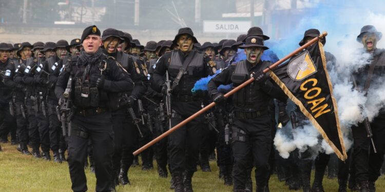 Guatemala suma 386 especialistas contra el narcotráfico y protección ambiental