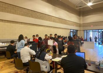 Mineduc certifica competencias de 664 guatemaltecos residentes en Estados Unidos