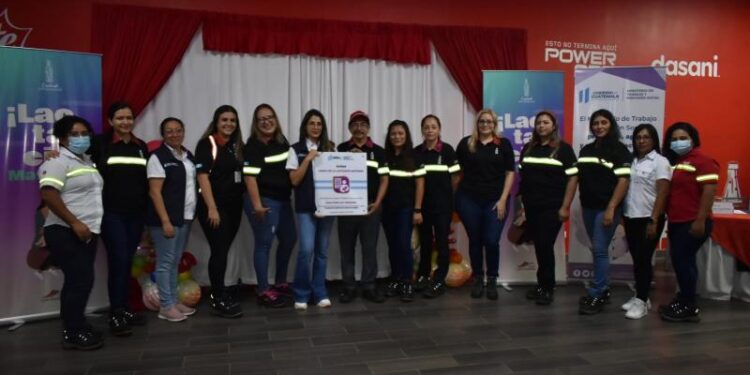 Coca-Cola Los Volcanes es reconocida como Espacio Amigo de la Lactancia Materna