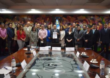 Sectores concuerdan en usar fórmula técnica para determinar aumento al salario mínimo