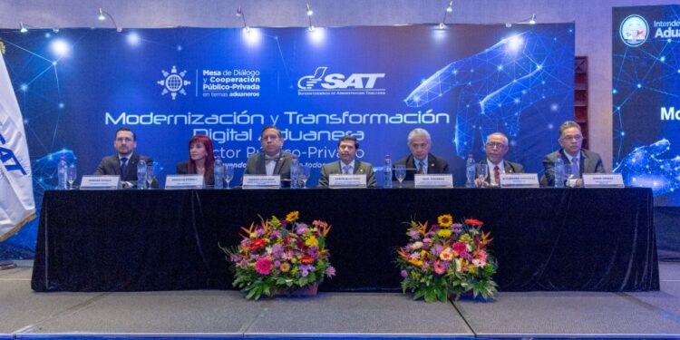 La Superintendencia de Administración Tributaria presentó el proyecto de transformación digital del sistema informático aduanero que incorporará tecnologías disruptivas y nuevas plataformas con una metodología de gestión por procesos