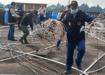 Retiran equipo artesanal que reos usaban para comunicarse al exterior