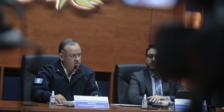 Agentes implicados por abuso de autoridad se encuentran separados del cargo y bajo investigación