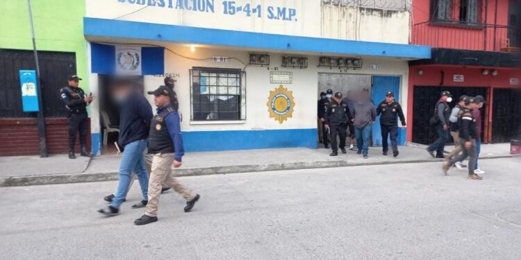 Inspectoría General da cumplimiento a órdenes de captura contra agentes policiales