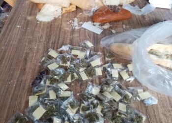 Guardia penitenciaria localiza droga dentro de pan