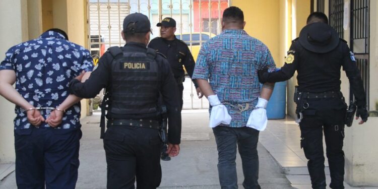 Detenidos por disparar al aire sin causa justificada