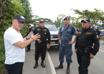Autoridades interceptan paso de caravana de migrantes en Guatemala