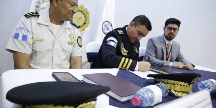 Autoridades instan en capacitar a personal policial