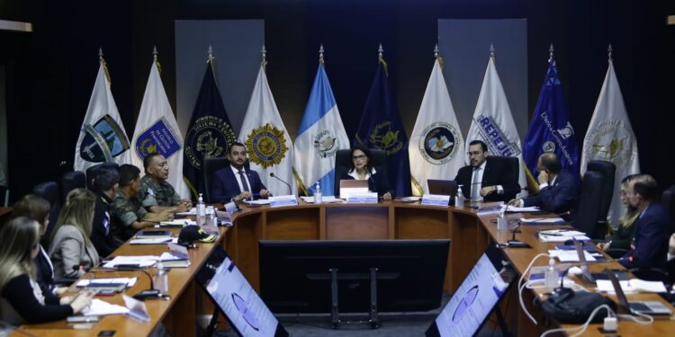 Presentan avances y línea de tiempo del proyecto para el fortalecimiento del control de precursores y sustancias químicas