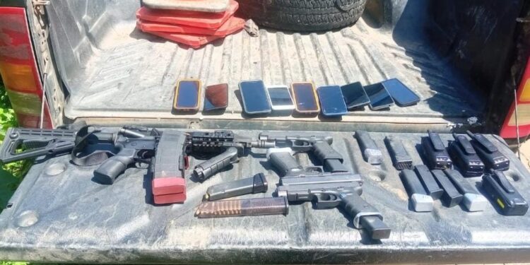 Capturan a cuatro presuntos sicarios en San Andrés Itzapa