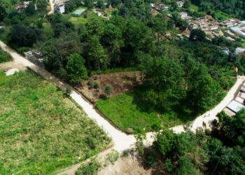 Inician proyecto de mejoramiento de calle en Comalapa