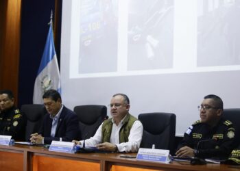 Ministro Barrientos informa sobre capturas por trata y tráfico ilegal de personas