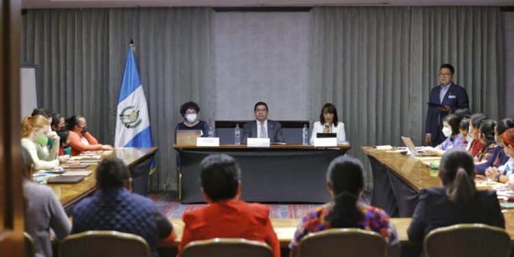 Ministro de Ambiente apoya las acciones de género y cambio climático