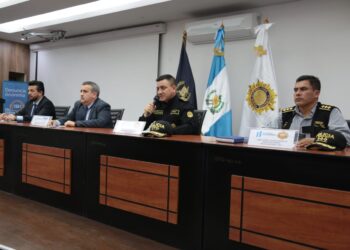 Denuncia permite captura de agentes señalados de extorsión