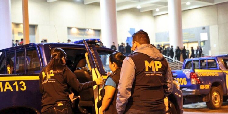 Investigadores ejecutan allanamientos contra extorsionistas