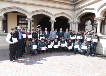 Agentes policiales se especializan en combate al contrabando y defraudación aduanera