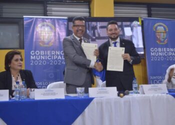 Municipalidades de San Juan Sacatepéquez, Guatemala, y Santiago de Veraguas, Panamá, suscriben acuerdo de hermanamiento