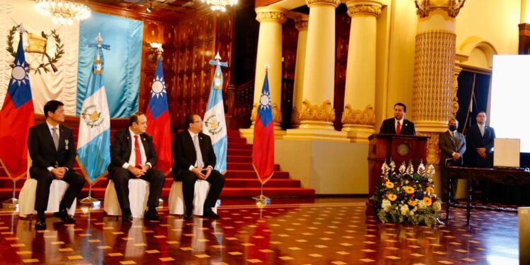 Reconocen a Taiwán por su solidaridad con el pueblo guatemalteco