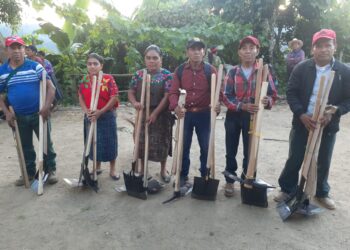 MAGA Entrega kit de herramientas de labranza