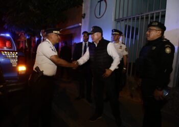 Ministro Barrientos supervisa el trabajo policial  que efectúan en distintas zonas de la capital