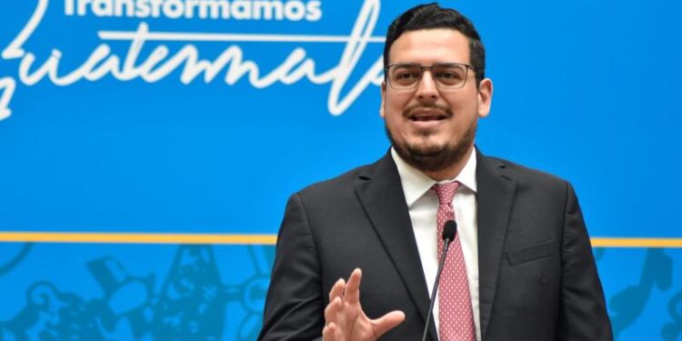 Mintrab recibe opiniones de Banguat e IGSS sobre el salario mínimo para 2023