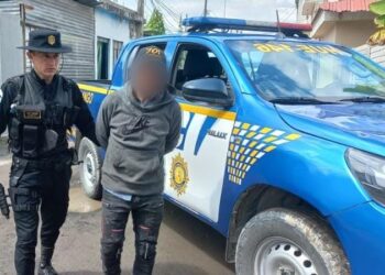 Detienen a dos personas e incautan armas de fuego en allanamientos