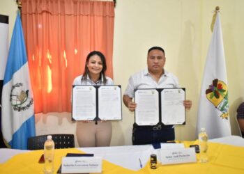 Firman convenio para la instalación de VUME en Usumatlán, Zacapa