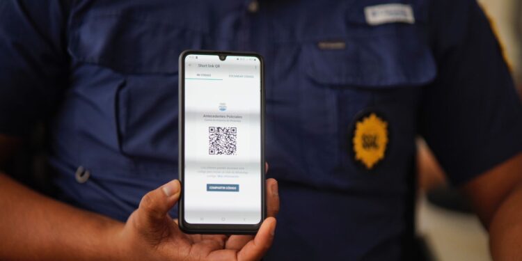 Sección de Antecedentes Policiales en Línea facilita obtención de documentos