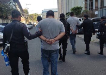 Accionar policial permite captura de presuntos asaltantes