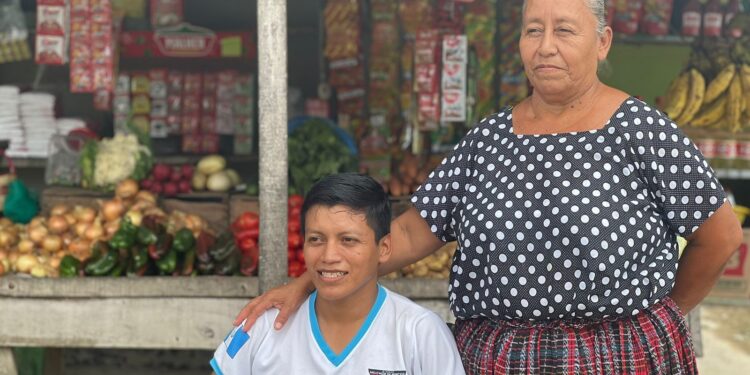 Beca Social transforma vidas en Melchor de Mencos