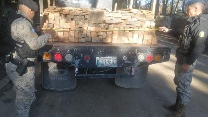 Capturan a persona por transporte ilegal de producto forestal en Chimaltenango