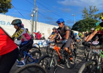Vuelta ciclística fomenta la práctica del deporte en familia