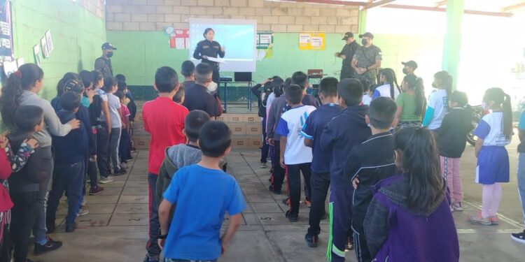 Prevención del Delito imparte charlas en Escuela Vacacional Policial