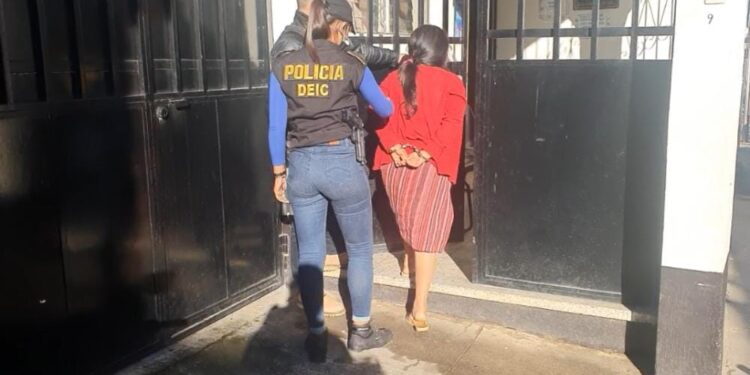 Investigadores capturan a una persona por rebeldía