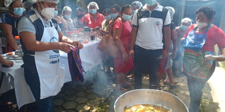 Familias rurales mejoran su nutrición al transformar recetas tradicionales