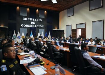 Gobernadores conocen estrategias de seguridad, administración y futuros proyectos de la cartera del Interior
