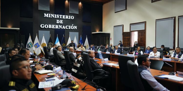 Gobernadores conocen estrategias de seguridad, administración y futuros proyectos de la cartera del Interior
