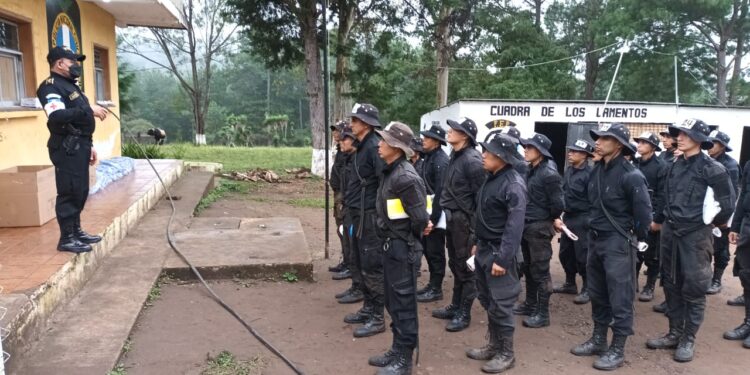 Salud Policial realiza jornada de vacunación para personal FEP