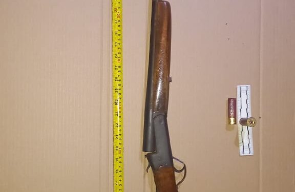 Hombre es detenido por investigadores y sindicado de tres delitos