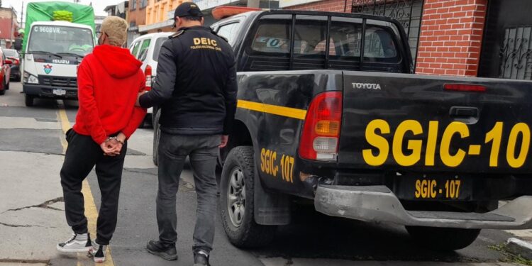 Detienen en allanamientos a pandillero por asociación ilícita y conspiración para asesinato