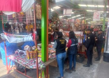 Investigadores de PNC inspeccionan ventas de cohetillos para evitar trabajo infantil