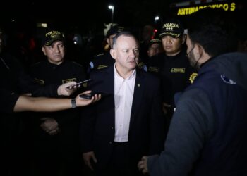 Trasladan a la capital vía aérea 950 paquetes de cocaína incautados en el Pacífico