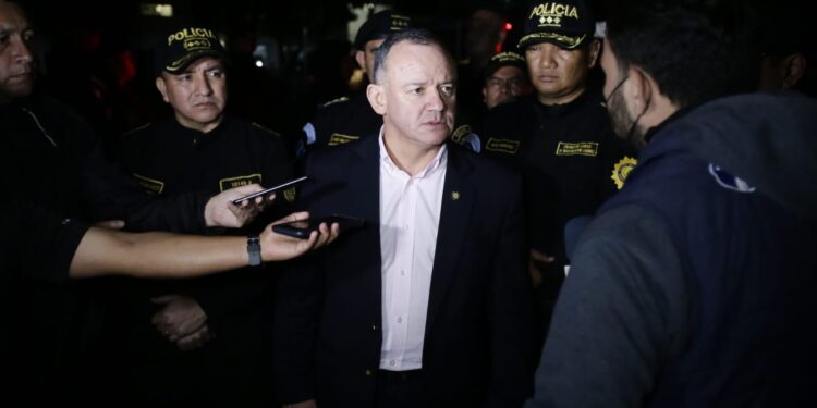 Trasladan a la capital vía aérea 950 paquetes de cocaína incautados en el Pacífico