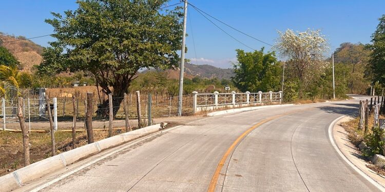 Mides realiza mejoramiento de carretera en Asunción Mita